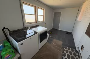 1154 N Franklin St, Salem, IL 62881 - Photo 9