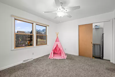 226 Hillcrest Drive, Geneseo, IL 61254 - Photo 9