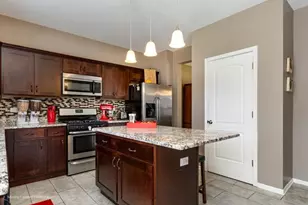 103 S Cranberry St, Bolingbrook, IL 60490 - Photo 7