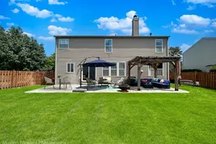 103 S Cranberry St, Bolingbrook, IL 60490 - Photo 3