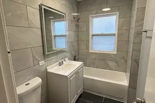 10549 S Eggleston Ave, Chicago, IL 60628 - Photo 7