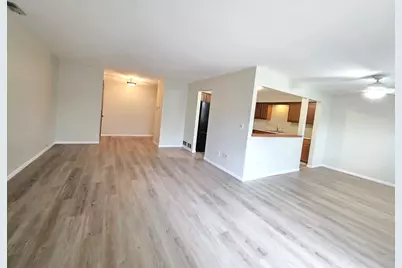 205 Auburn Court #205, Saint Charles, IL 60174 - Photo 3