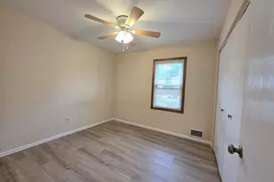 205 Auburn Ct, Saint Charles, IL 60174 - Photo 9