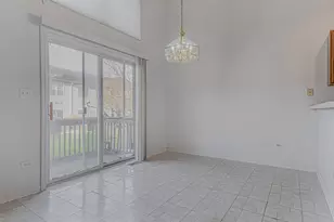 386 Gladstone Ln, Elgin, IL 60120 - Photo 7