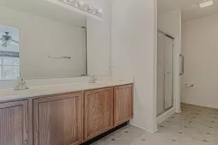 386 Gladstone Ln, Elgin, IL 60120 - Photo 23