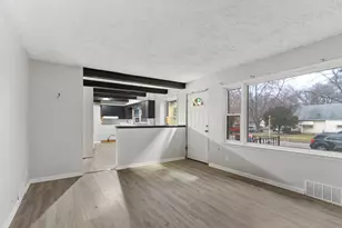 920 Oakley Ave, Rockford, IL 61101 - Photo 5