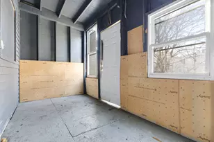 8008 S Escanaba Ave, Chicago, IL 60617 - Photo 11