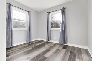 301 Mill St, Elgin, IL 60123 - Photo 7