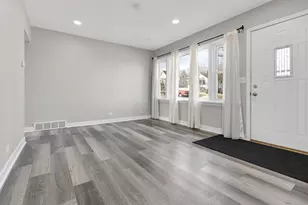 301 Mill St, Elgin, IL 60123 - Photo 23