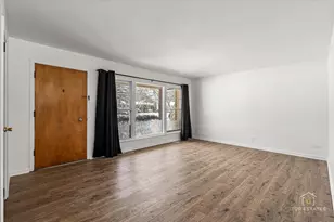 369 Bianco Dr, Elk Grove Village, IL 60007 - Photo 5