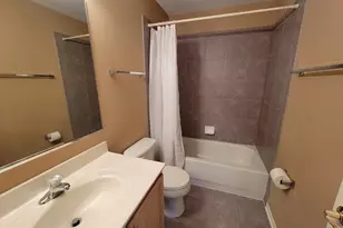 609 Prestwick Ln, Wheeling, IL 60090 - Photo 11
