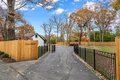 15160 W Oak Spring Road, Libertyville, IL 60048 - Photo 9