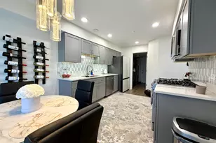 2350 County Farm Ln, Schaumburg, IL 60194 - Photo 9