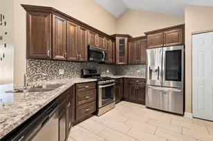 18258 Murphy Cir, Tinley Park, IL 60487 - Photo 5