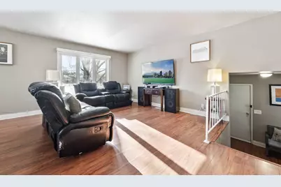 727 Lacy Avenue, Streamwood, IL 60107 - Photo 5