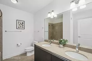 225 N Columbus Dr, Chicago, IL 60601 - Photo 7