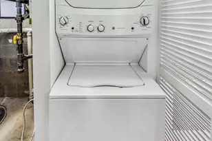 2002 W Coulter St, Chicago, IL 60608 - Photo 23