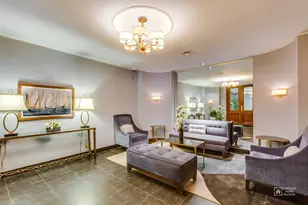 720 W Gordon Terrace, Chicago, IL 60613 - Photo 3