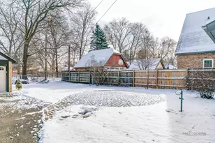 1419 N Jackson St, Waukegan, IL 60085 - Photo 5