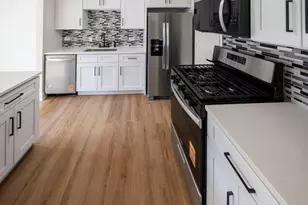 25 Illinois Ave, Schaumburg, IL 60193 - Photo 19