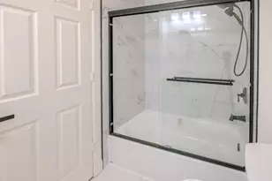 25 Illinois Ave, Schaumburg, IL 60193 - Photo 25