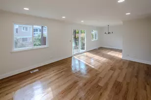 25 Illinois Ave, Schaumburg, IL 60193 - Photo 5