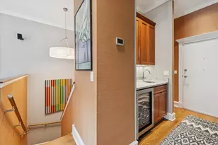 800 W Cornelia St, Chicago, IL 60657 - Photo 21