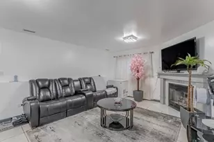 921 N Grace St, Lombard, IL 60148 - Photo 11