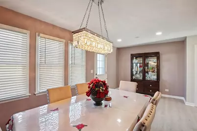 639 W Comstock Avenue, Elmhurst, IL 60126 - Photo 11