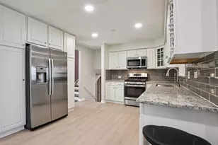 639 W Comstock Ave, Elmhurst, IL 60126 - Photo 7