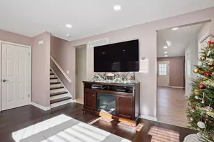 639 W Comstock Ave, Elmhurst, IL 60126 - Photo 5