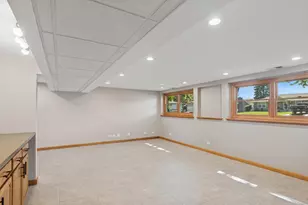 1900 Burr Oak Ln, Lindenhurst, IL 60046 - Photo 15