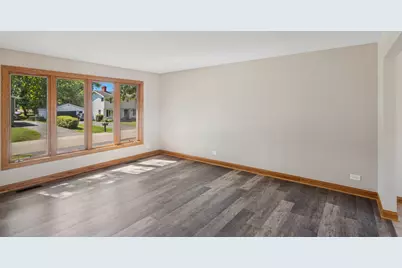 1900 Burr Oak Lane, Lindenhurst, IL 60046 - Photo 7