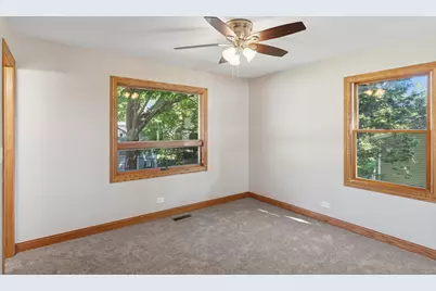 1900 Burr Oak Lane, Lindenhurst, IL 60046 - Photo 9