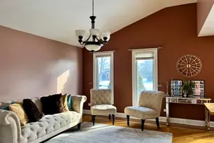 7642 W 92nd Pl, Hickory Hills, IL 60457 - Photo 3