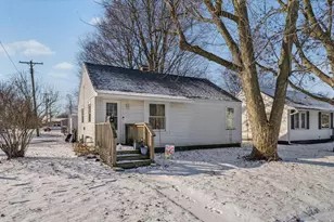110 W Oak St, Paxton, IL 60957 - Photo 3