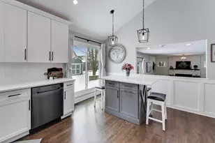 1110 Cedar Creek Dr, Lake Zurich, IL 60047 - Photo 13