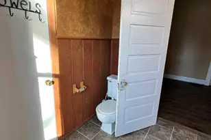 501 N Elm St, Clifton, IL 61727 - Photo 23