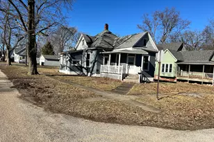 501 N Elm St, Clifton, IL 61727 - Photo 1