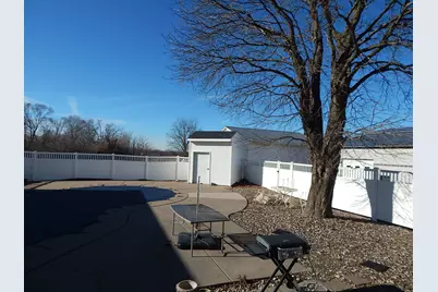 5002 N Pine Street, Davenport, IA 52806 - Photo 33