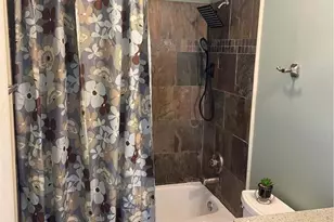 10 Oak Creek Dr, Buffalo Grove, IL 60089 - Photo 9