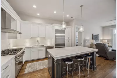 105 S Cottage Hill Avenue #204, Elmhurst, IL 60126 - Photo 3