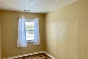 261 S Longwood Dr, Kankakee, IL 60901 - Photo 7