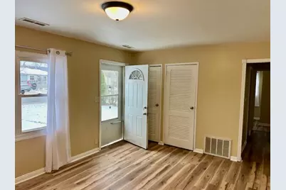 261 S Longwood Drive, Kankakee, IL 60901 - Photo 3