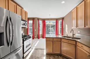 6526 Marble Ln, Carpentersville, IL 60110 - Photo 11