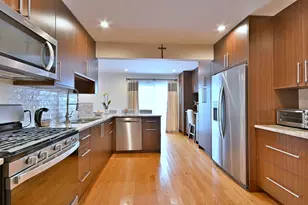 693 Le Parc Cir, Buffalo Grove, IL 60089 - Photo 9