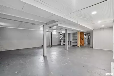 2427 29 1/2 Street, Rock Island, IL 61201 - Photo 17