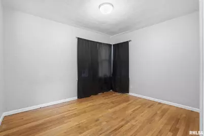 2427 29 1/2 Street, Rock Island, IL 61201 - Photo 15