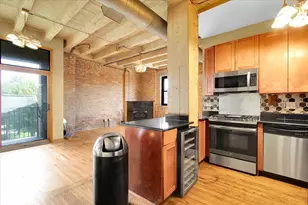 809 E 40th St, Chicago, IL 60653 - Photo 7