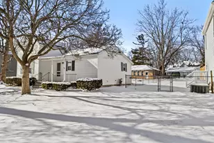 209 N Maple St, Grant Park, IL 60940 - Photo 31